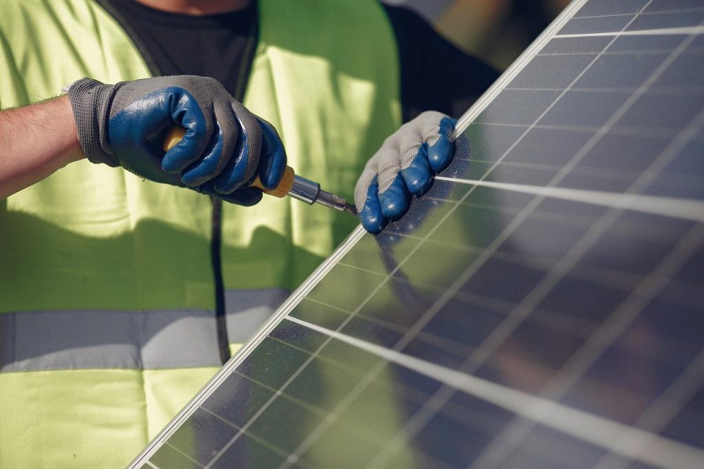 Het installatiebedrijf in Soest voert professionele verwarming-, elektra- en sanitaire installaties uit voor huishoudens